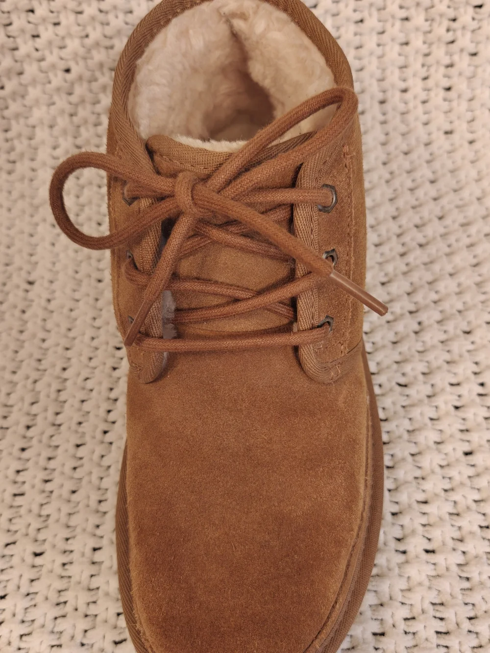 UGG Men's Neumel Suede Lace Up Chukka Boots in Chestnut - Sz 7